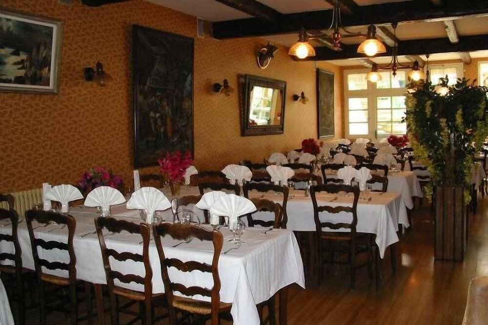 Photo of Others in Locronan