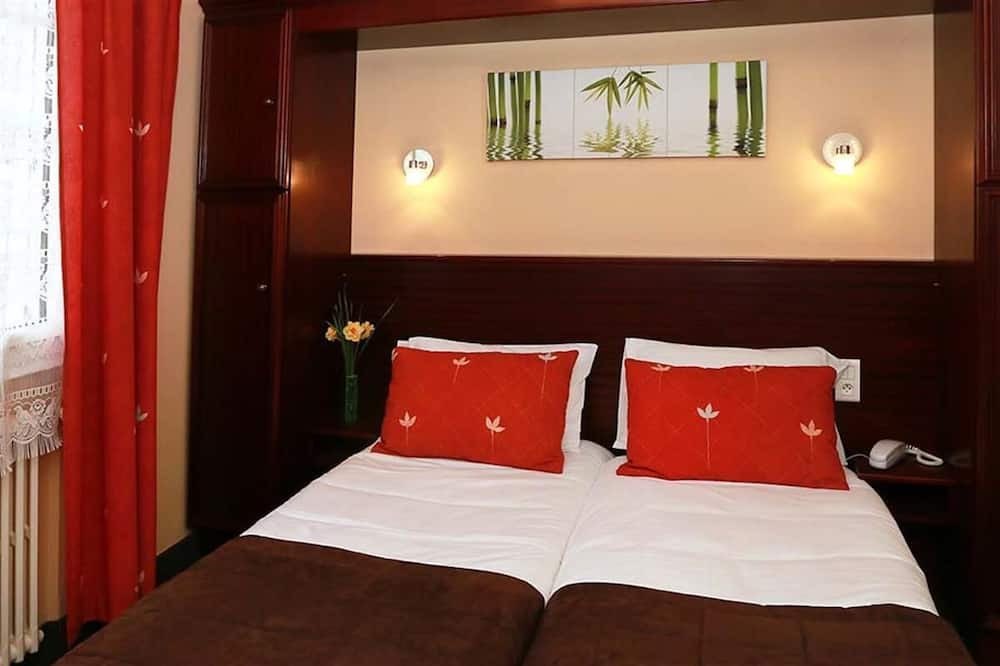 Photo of Bedroom in Locronan