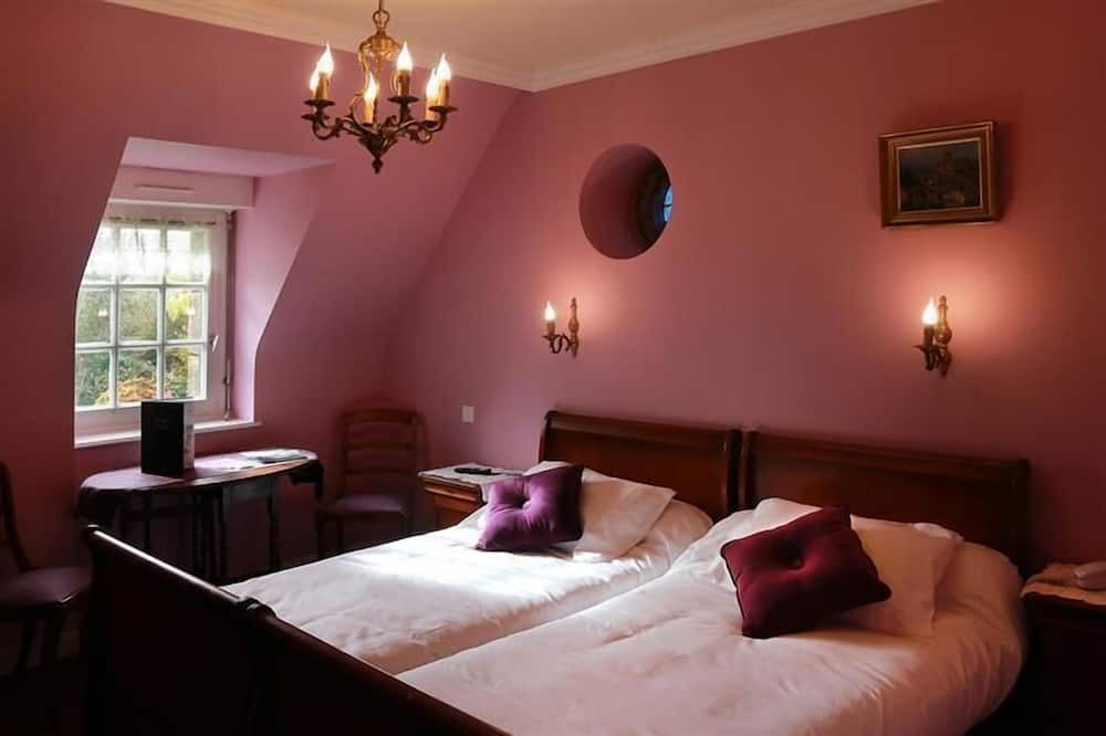 Photo of Bedroom in Locronan