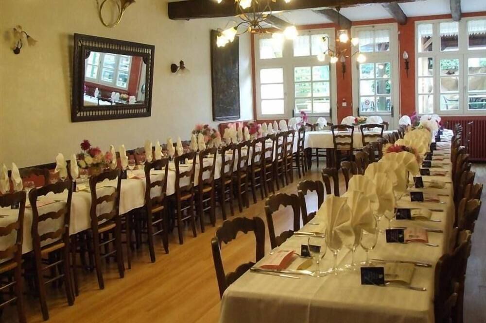 Photo of Others in Locronan