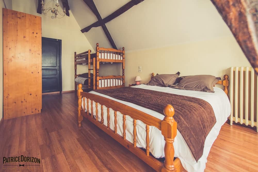 Photo of Bedroom in Bain-de-Bretagne