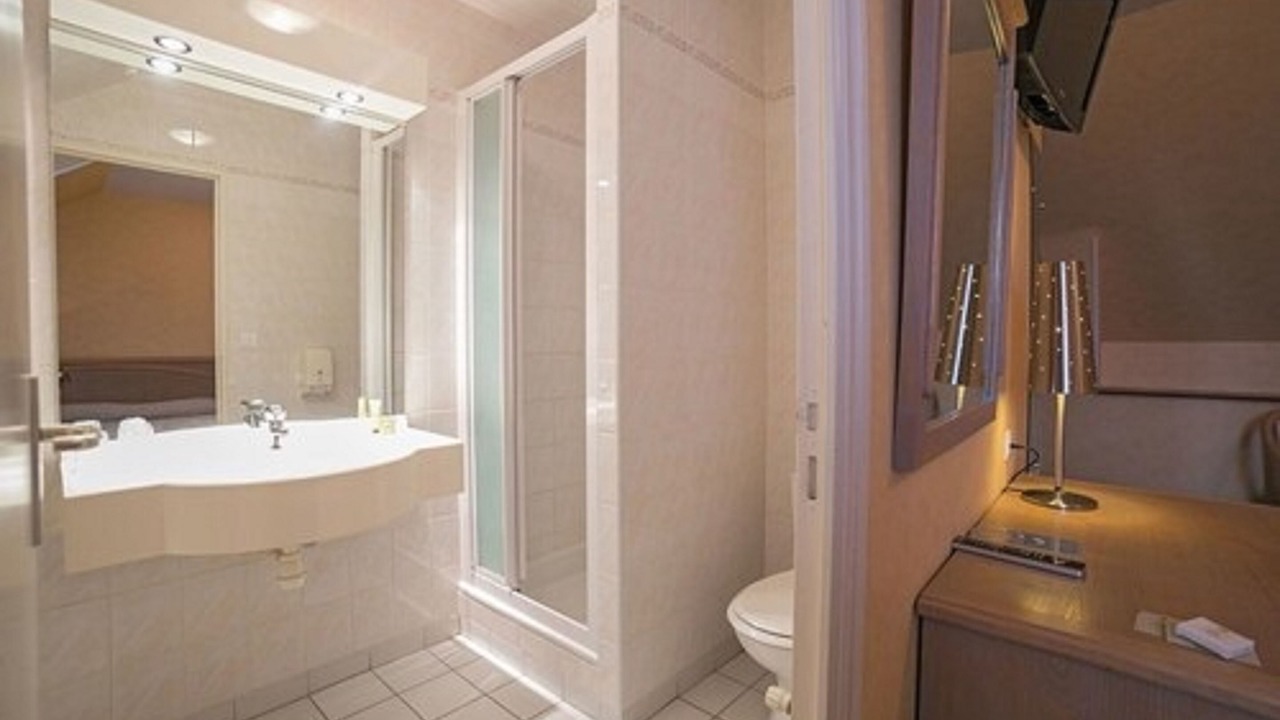 Photo of Bathroom in Le Vivier-sur-Mer