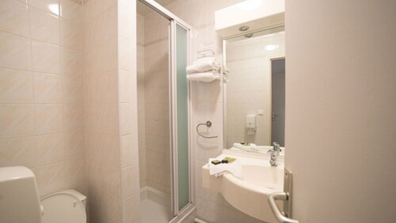 Photo of Bathroom in Le Vivier-sur-Mer