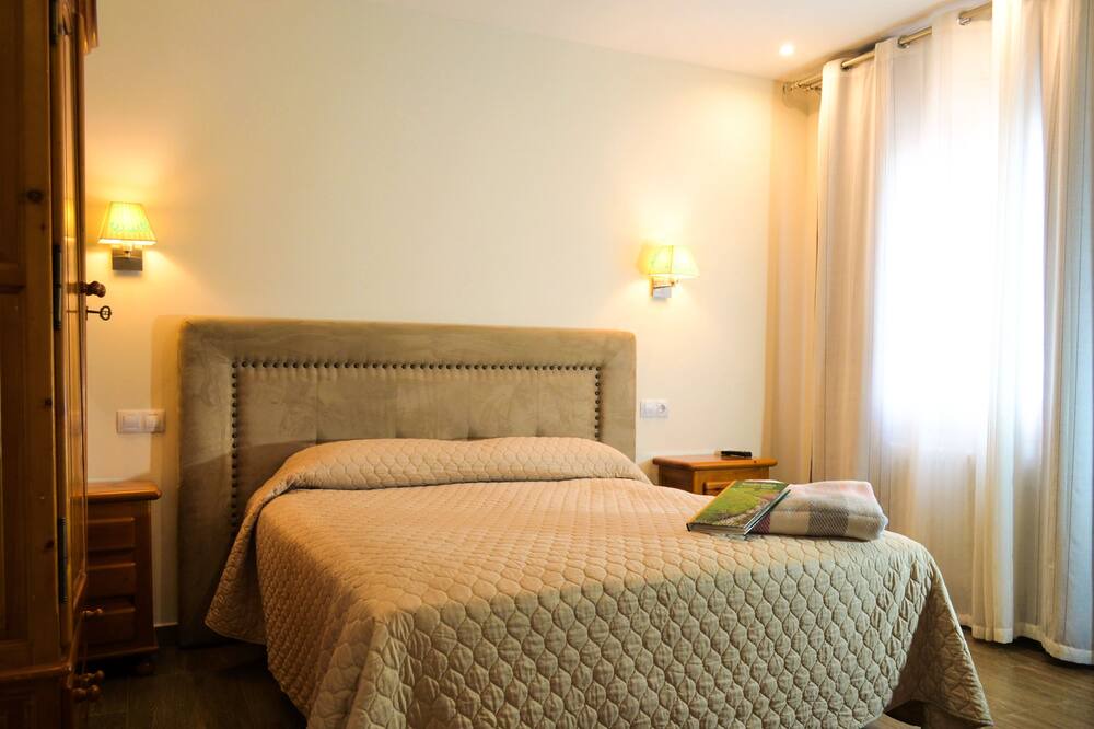 Photo of Bedroom in Bronchales