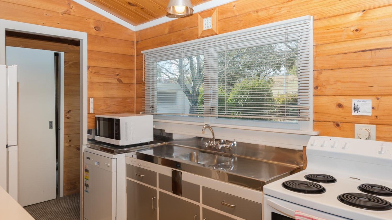 Photo of Kitchen in Waipahihi