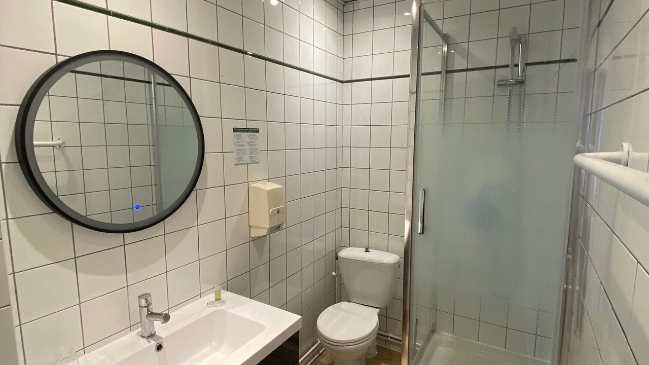 Photo of Bathroom in Charleville-Mezieres