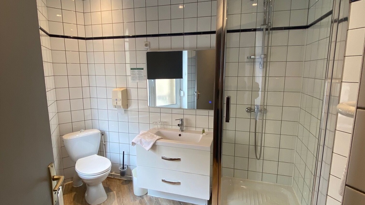 Photo of Bathroom in Charleville-Mezieres