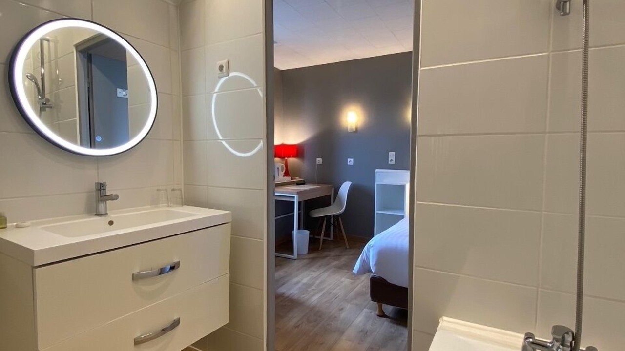 Photo of Bathroom in Charleville-Mezieres