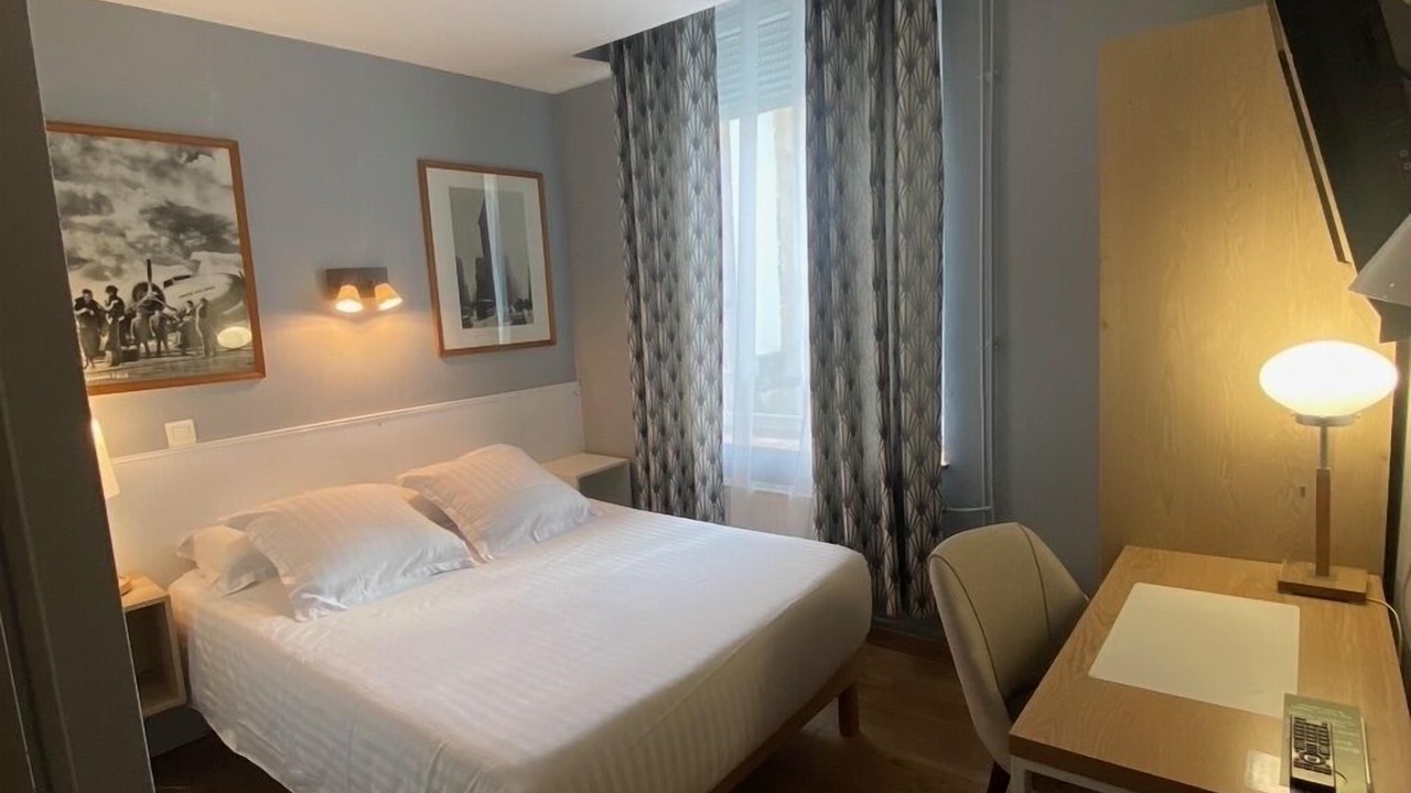 Photo of Bedroom in Charleville-Mezieres