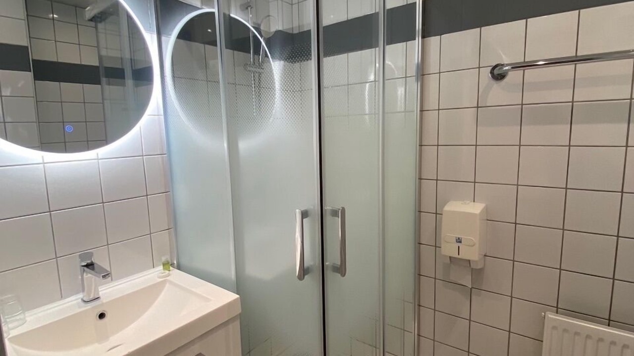 Photo of Bathroom in Charleville-Mezieres