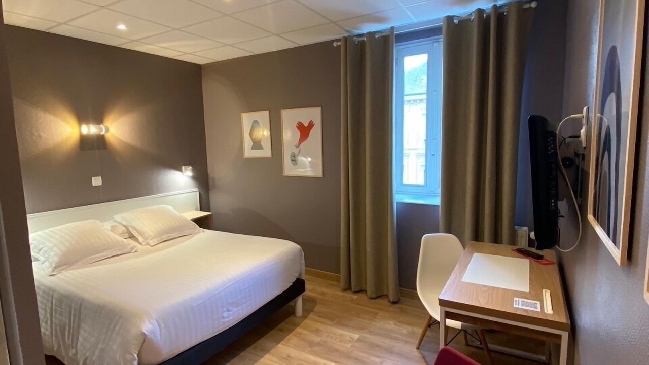 Photo of Bedroom in Charleville-Mezieres