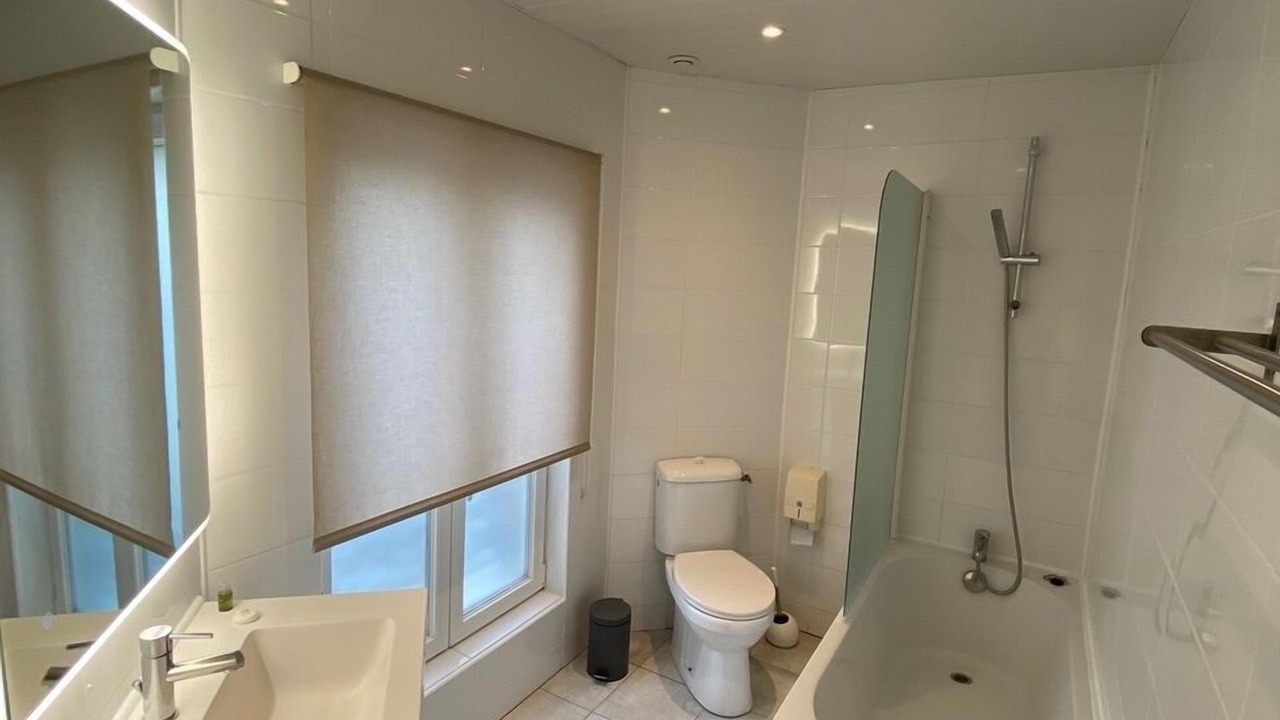 Photo of Bathroom in Charleville-Mezieres