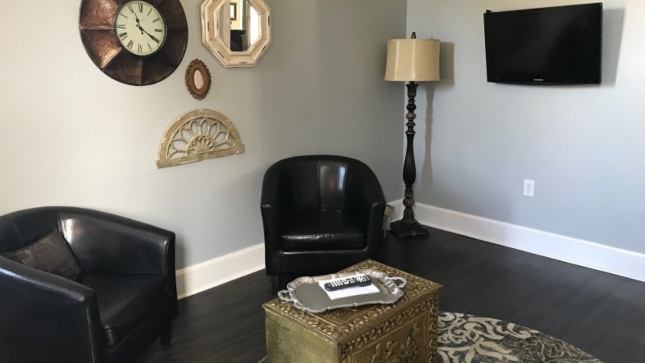 Photo of Bedroom in Chatham-Arch