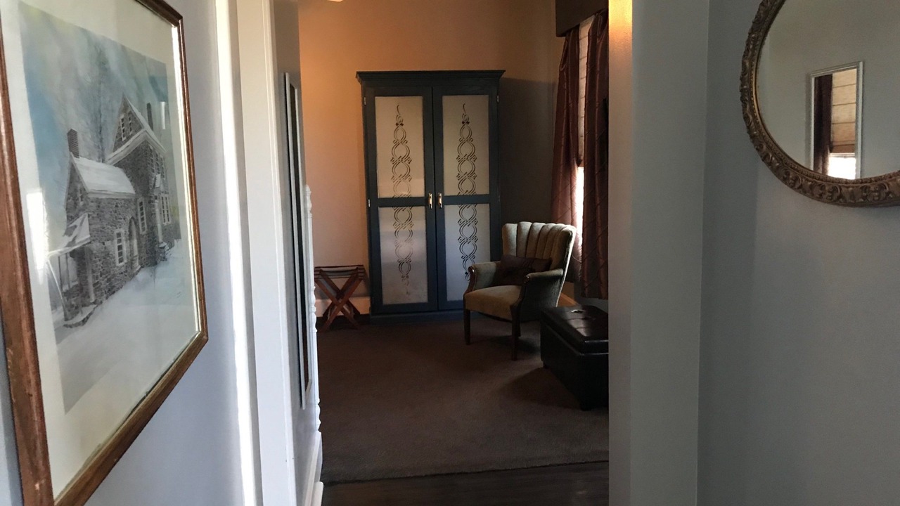 Photo of Bedroom in Chatham-Arch