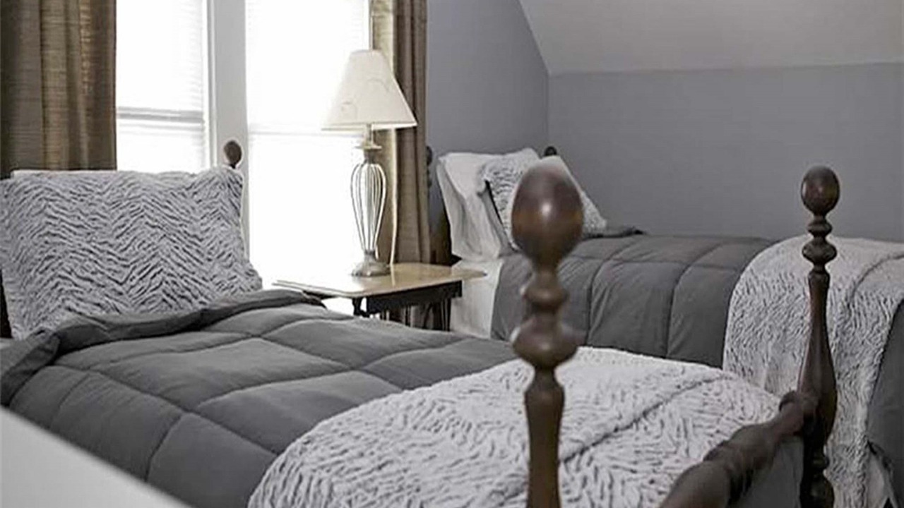 Photo of Bedroom in Chatham-Arch