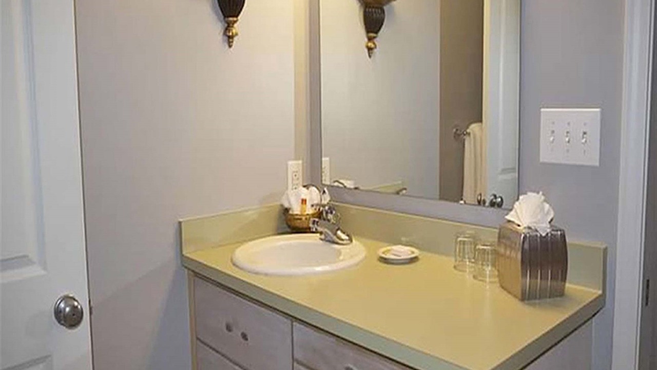 Photo of Bathroom in Chatham-Arch