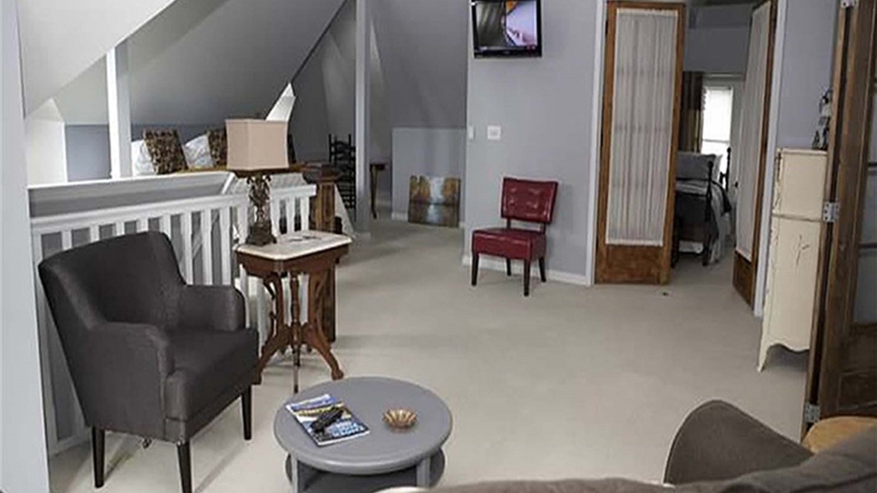 Photo of Bedroom in Chatham-Arch