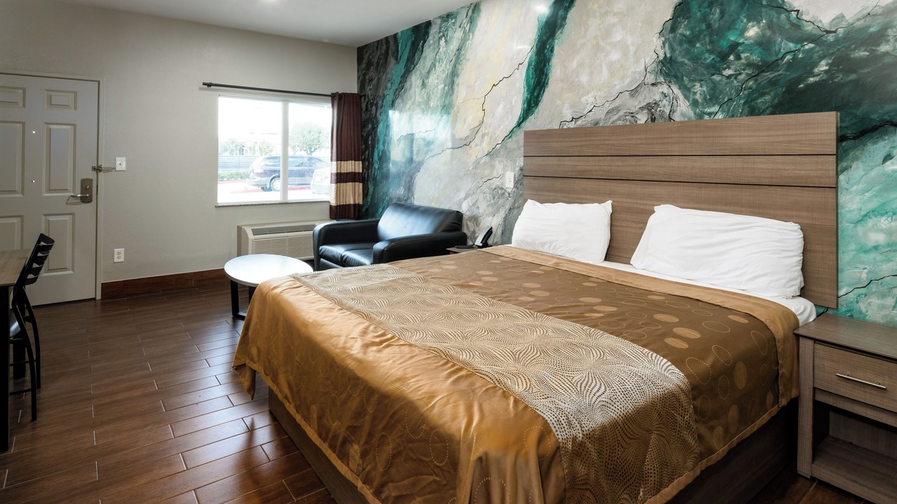 Photo of Bedroom in Greater Greenspoint