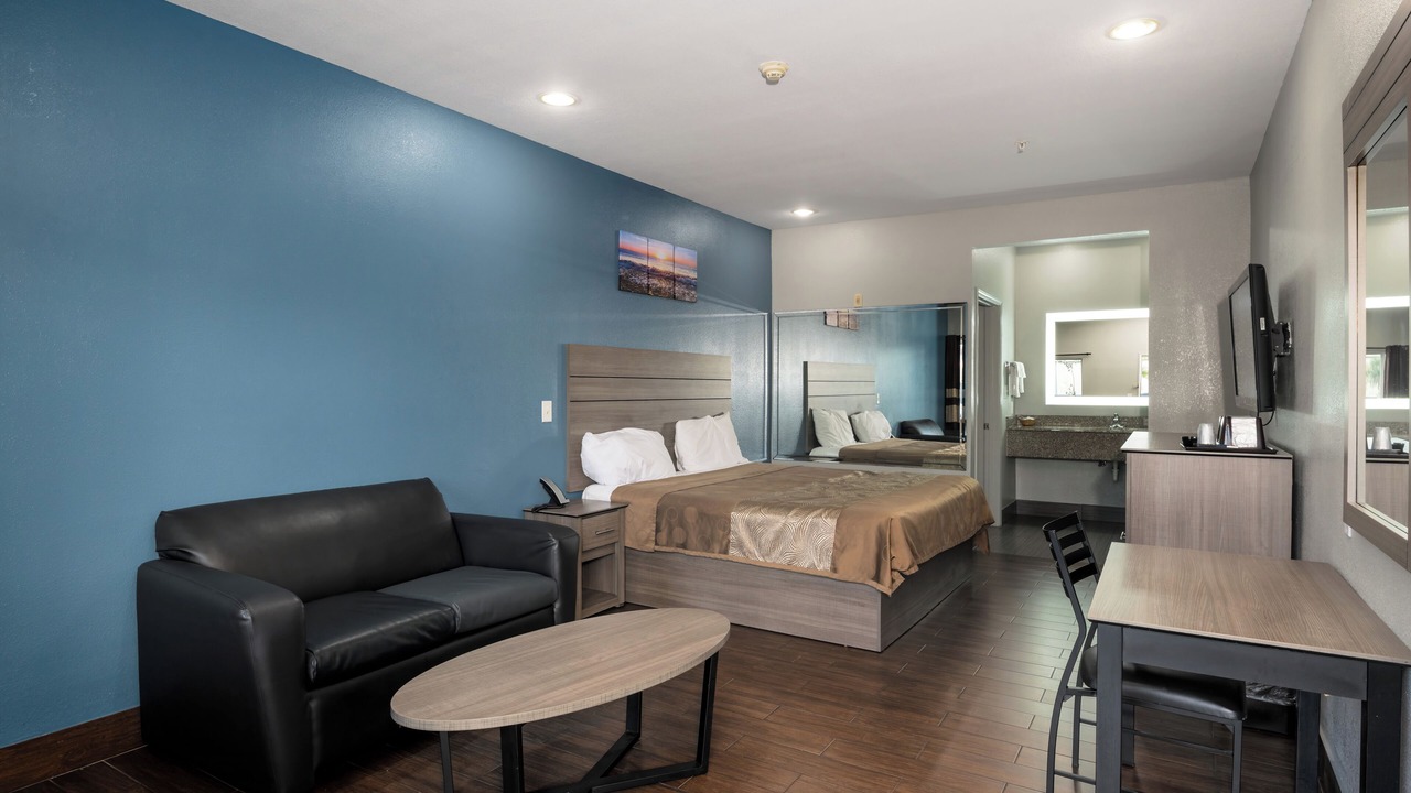Photo of Bedroom in Greater Greenspoint