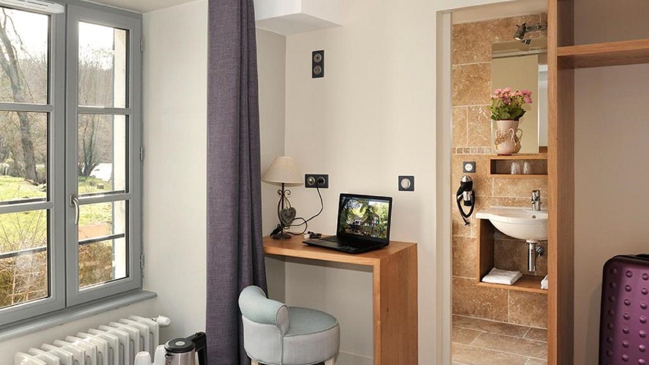 Photo of Bedroom in Pontaubert