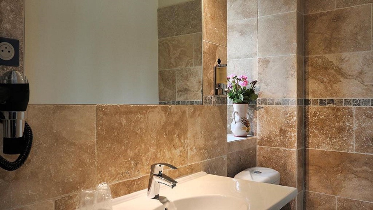 Photo of Bathroom in Pontaubert