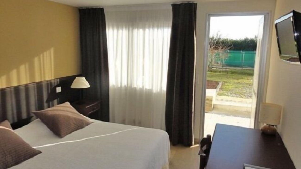 Photo of Bedroom in Gennes