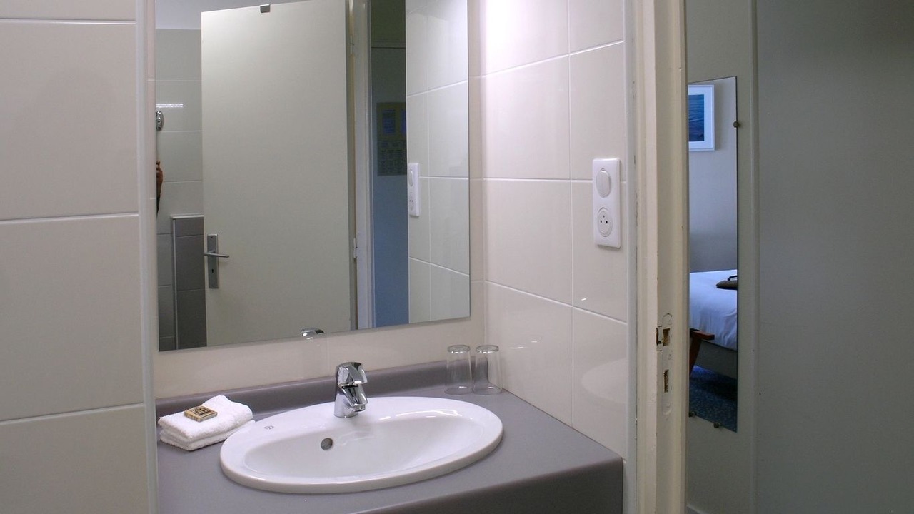 Photo of Bathroom in Esquibien