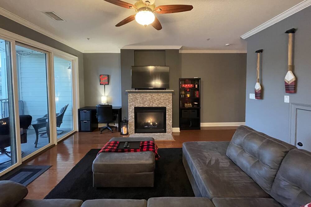 Photo of Livingroom in Andersonville