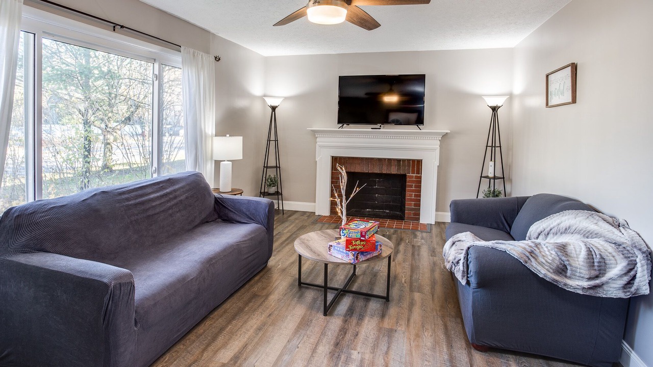 Photo of Livingroom in Penfield