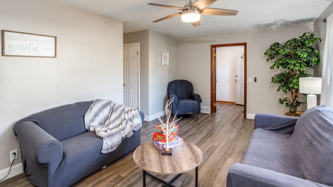 Photo of Livingroom in Penfield