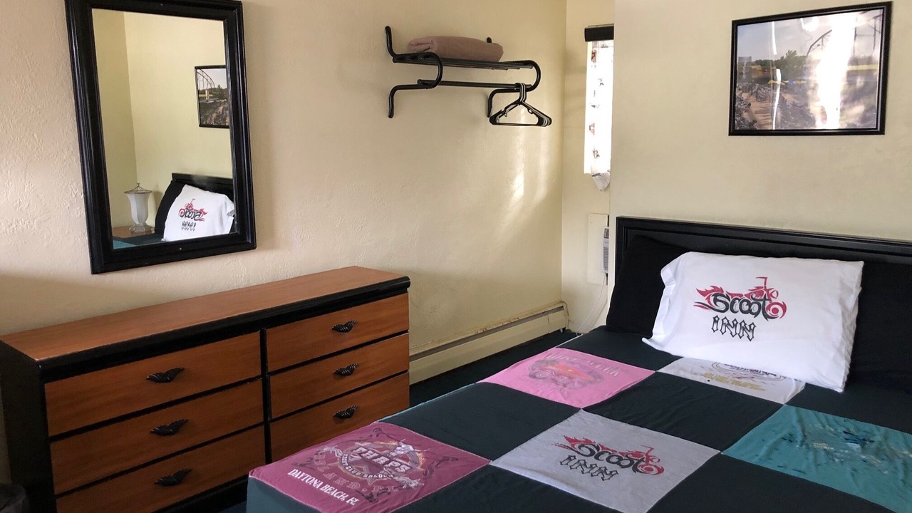 Photo of Bedroom in Harbor Oaks Bay Shore