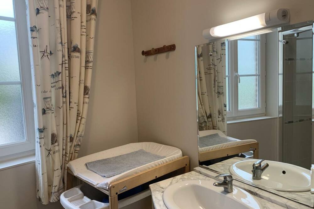 Photo of Bedroom in Ecrainville