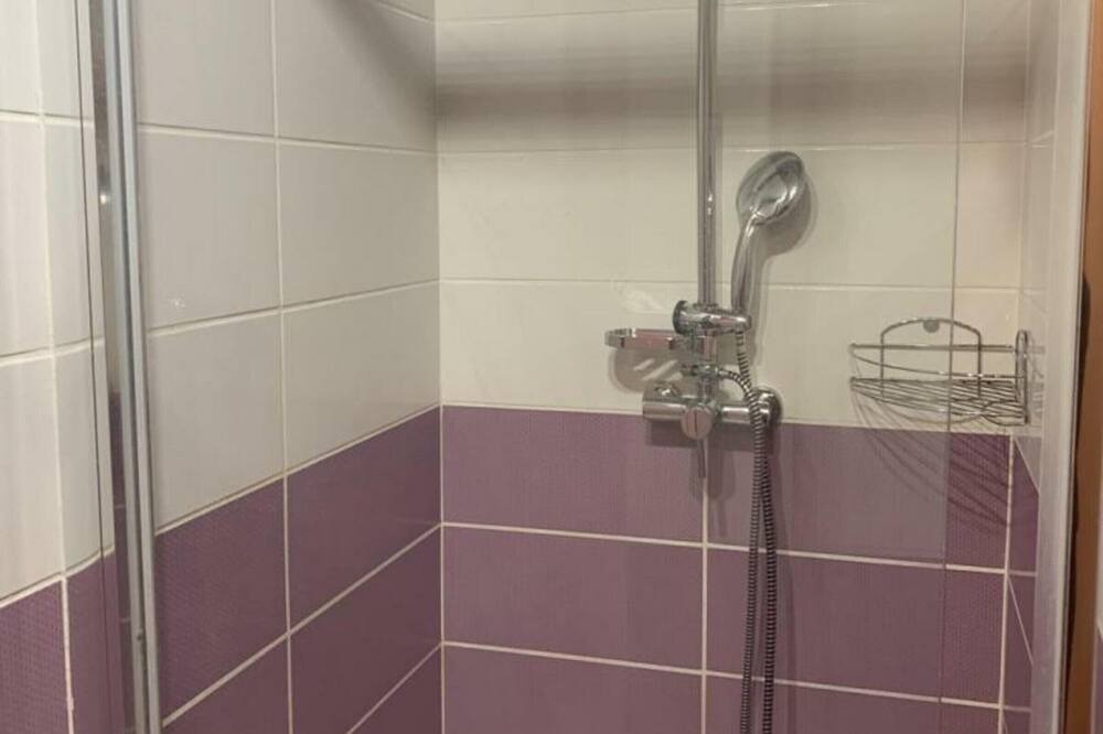 Photo of Bathroom in Ecrainville