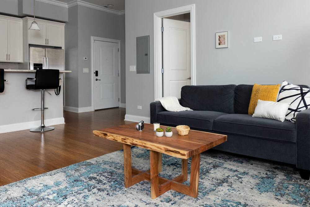 Photo of Livingroom in River West