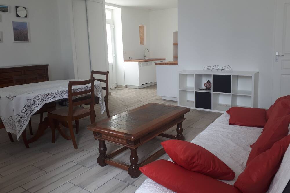 Photo of Livingroom in Jau-Dignac-et-Loirac