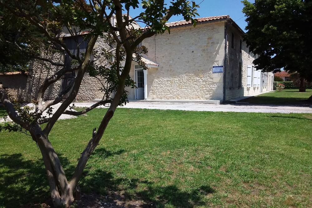 Photo of Outdoor in Jau-Dignac-et-Loirac