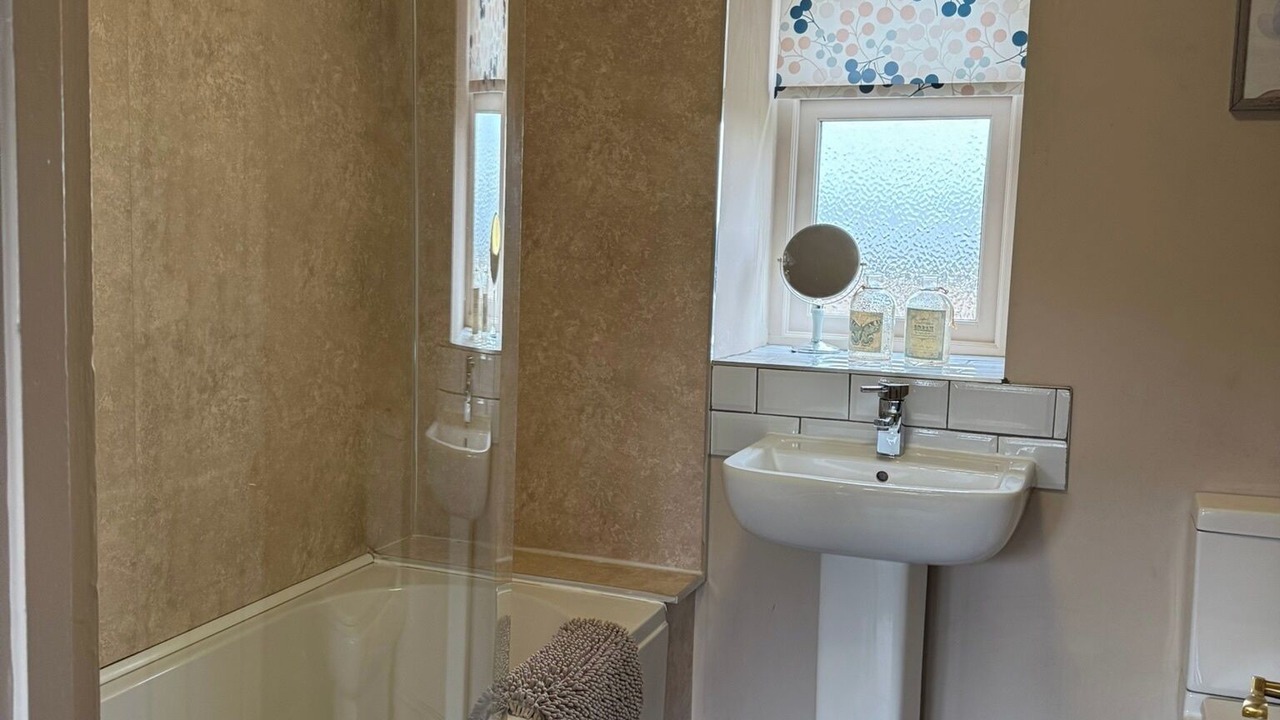 Photo of Others in Shoscombe