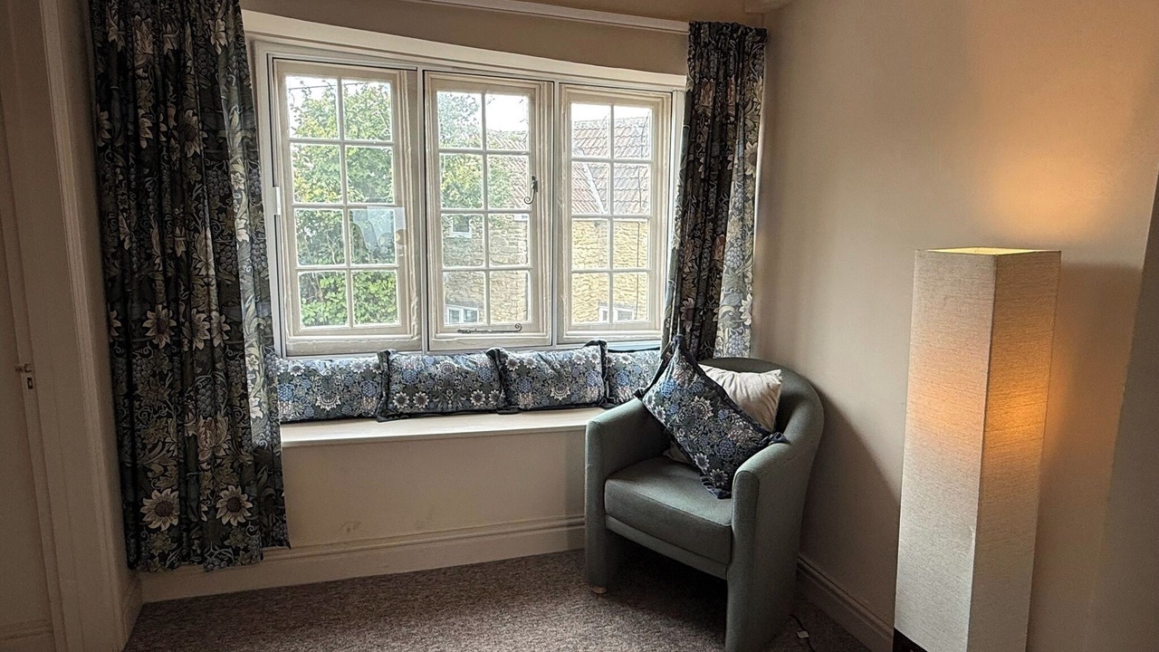 Photo of Livingroom in Shoscombe