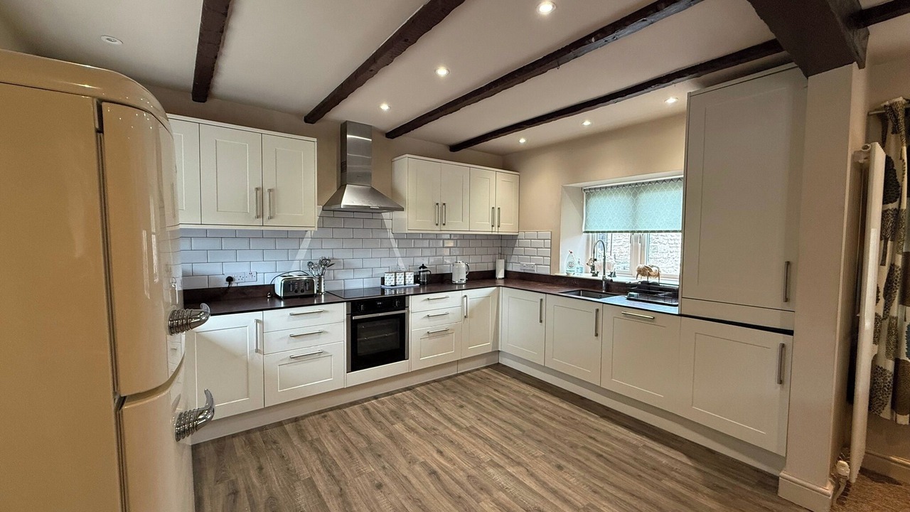 Photo of Kitchen in Shoscombe