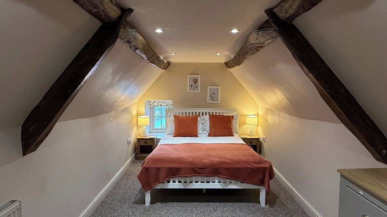 Photo of Others in Shoscombe