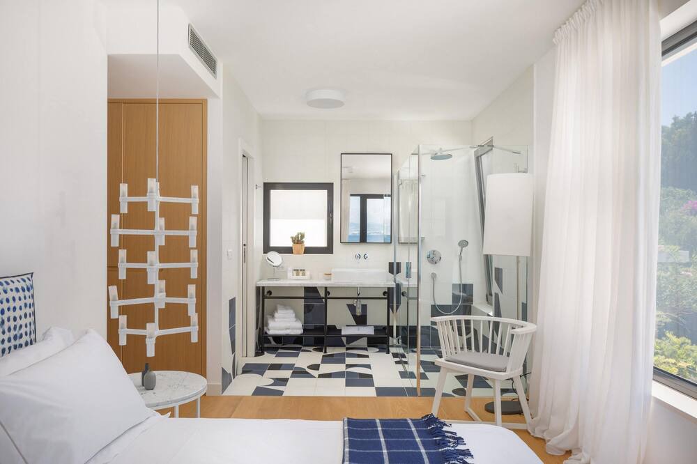 Photo of Bathroom in Sutivan