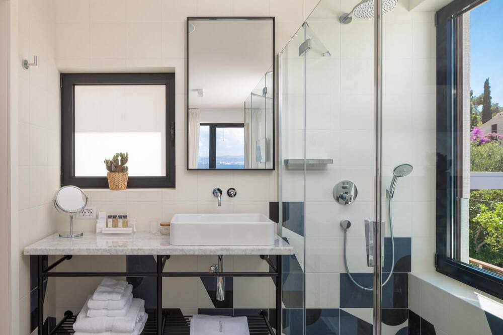 Photo of Bathroom in Sutivan