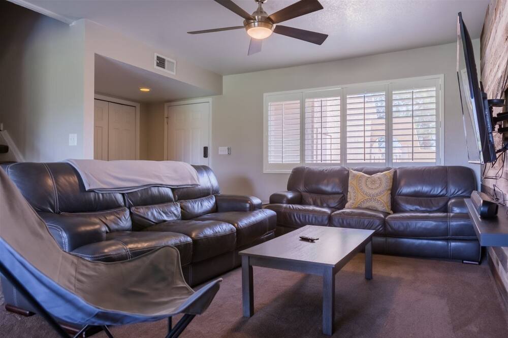 Photo of Livingroom in Dobson Ranch