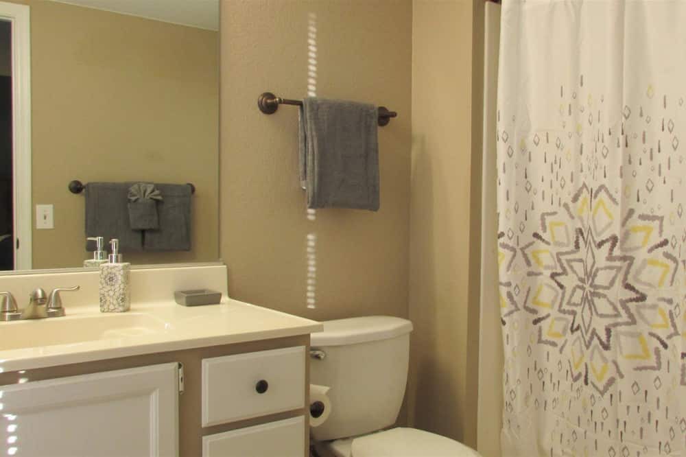Photo of Bathroom in Dobson Ranch