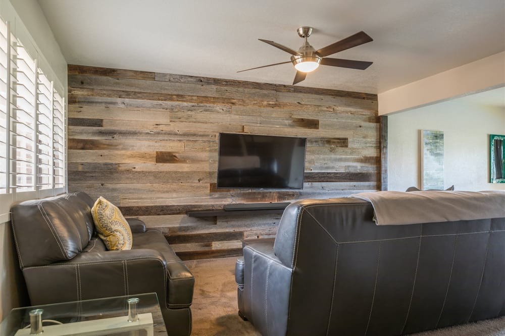 Photo of Livingroom in Dobson Ranch