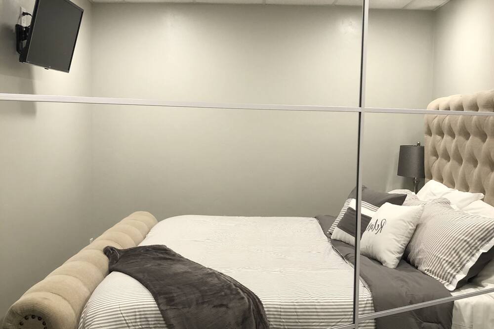 Photo of Bedroom in Roseburg