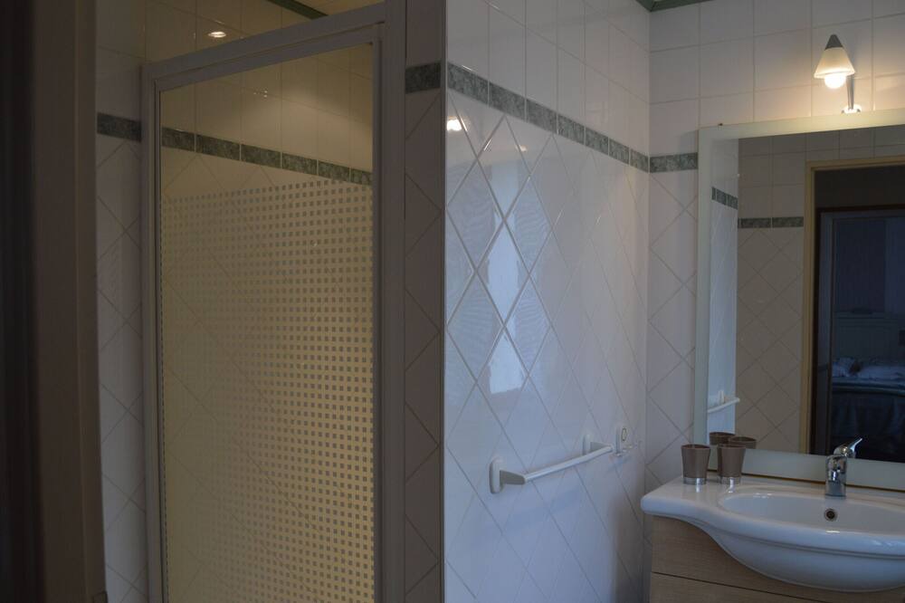 Photo of Bathroom in Ecueille