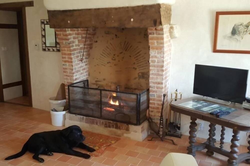 Photo of Livingroom in Saulnay