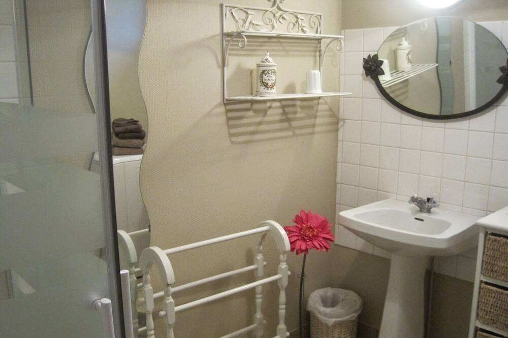 Photo of Bathroom in Semblecay