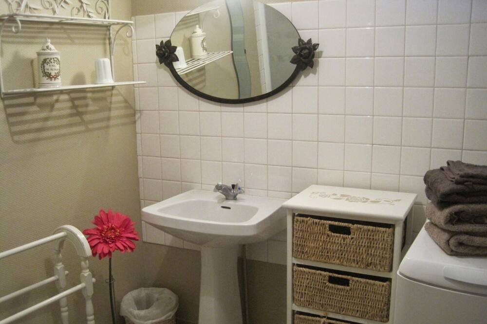 Photo of Bathroom in Semblecay